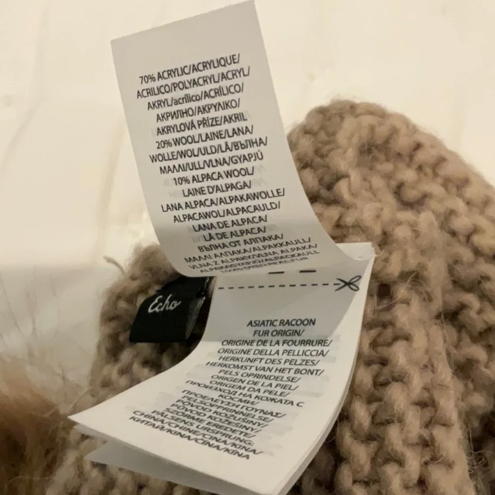 Beanie with crystal beading and fur Pom - Picture 6 of 6